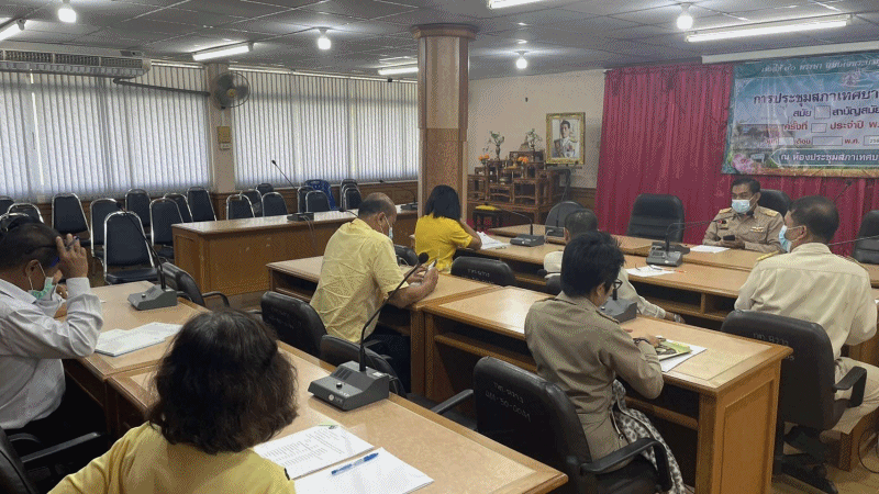เทศบาลตำบลฉวาง ประชุมผลการปฏิบัติงานประจำเดือน