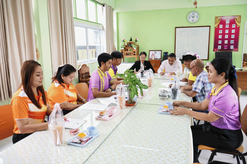 เทศบาลตำบลฉวาง เข้าร่วมประชุมคณะกรรมการสถานศึกษาขั้นพื้นฐาน โรงเรียนฉวาง