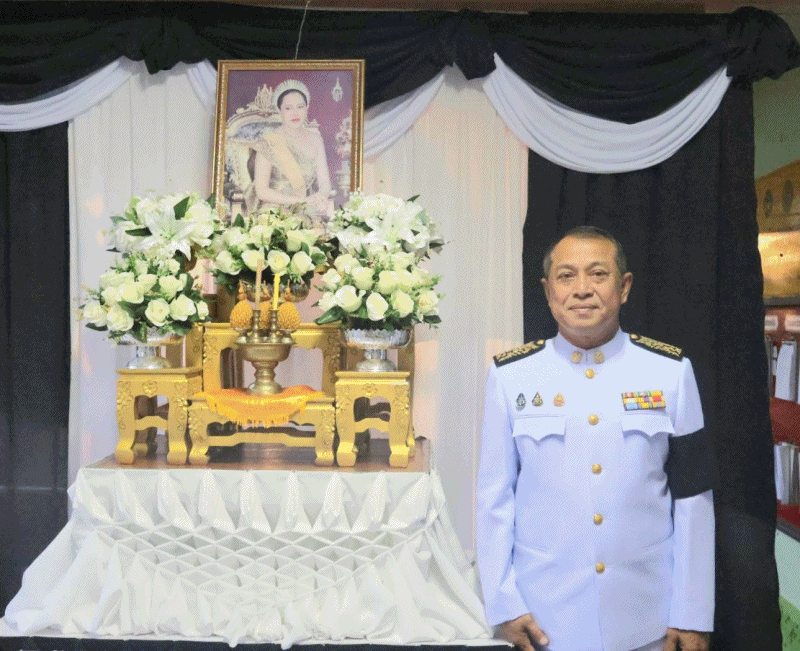 เทศบาลตำบลฉวาง ลงนามแสดงความไว้อาลัย เบื้องหน้าพระฉายาลักษณ์ สมเด็จพระนางเจ้าสิริกิติ์ พระบรมราชินีนาถ พระบรมราชชนนีพันปีหลวง
