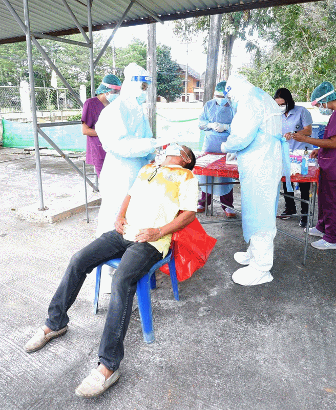 เทศบาลตำบลฉวาง ตรวจเชิงรุกผู้ดำเนินงานส่งท้ายปีเก่าต้อนรับปีใหม่ สะพานสามโค้ง จำนวน 118 คน ไม่พบผู้ติดเชื้อ